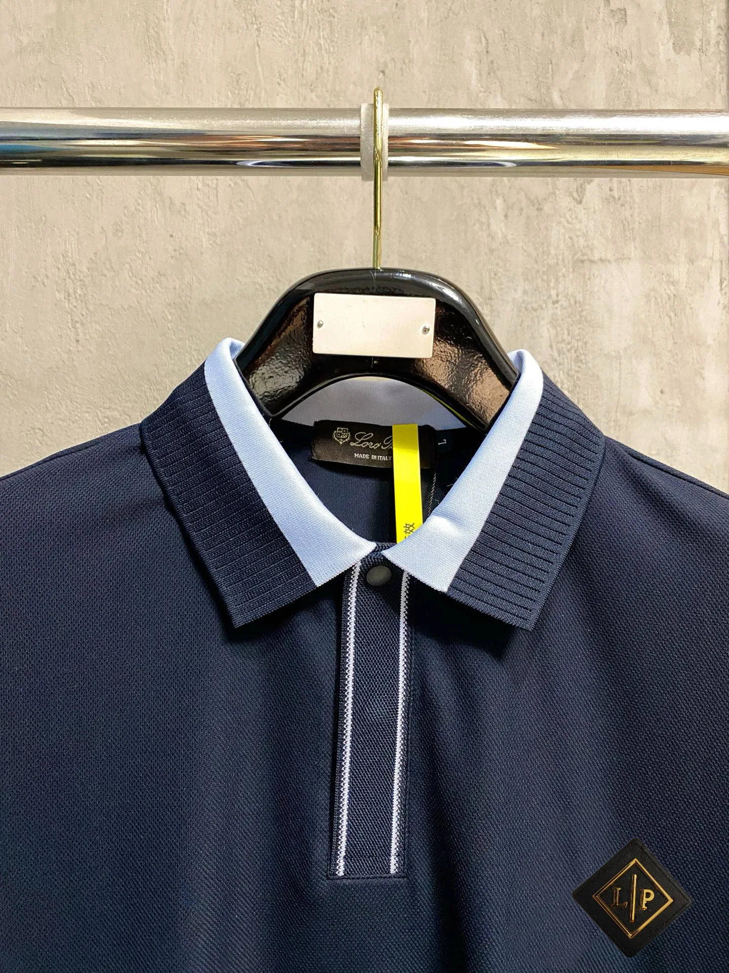 , LP highly recommends! Spring and summer new products are on sale at the counter. Fashionable Premium Men's Polo - Logo on the chest, personalized and fashionable/Imported top-notch high-density mercerized pearls, extremely skin-friendly and comfortable. It feels very delicate, has a good texture, is cool and breathable, and is overall a very good product. It can be worn alone without any problem. Size M-4Xl